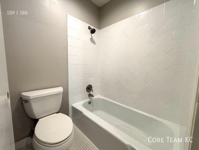 Building Photo - 2900 W 53rd St