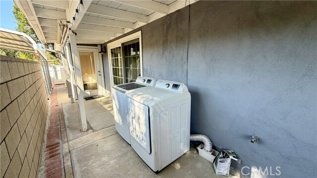 Building Photo - 7843 Woodlake Ave