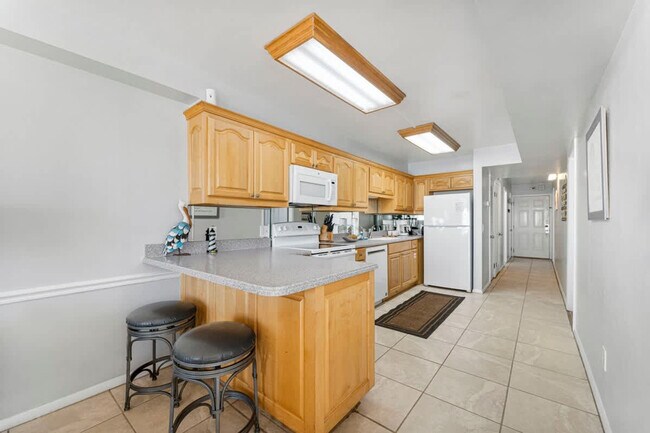 Building Photo - 8743 Thomas Dr