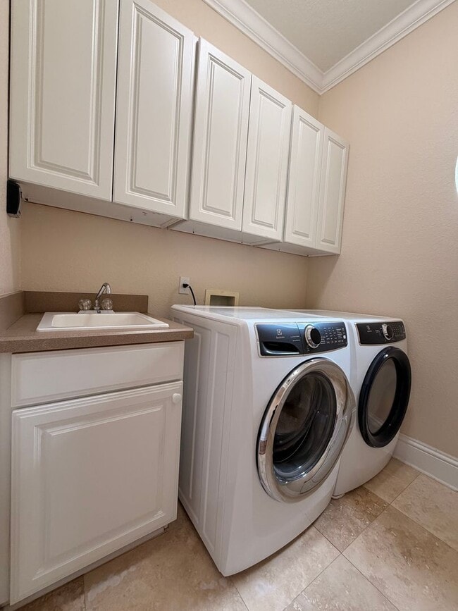 Building Photo - Luxury Windermere Home | 5 Bed 4.5 Bath La...