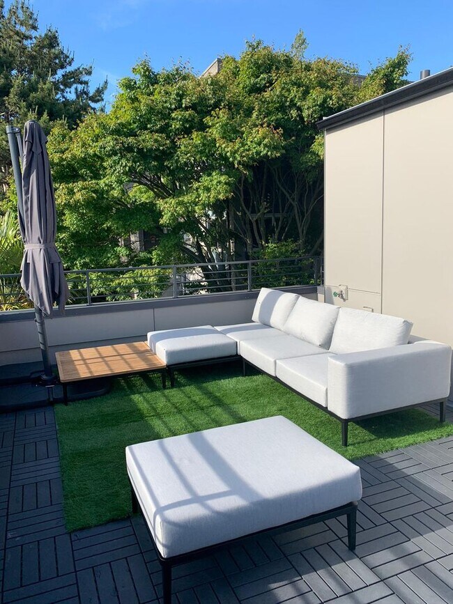 Building Photo - Stunning West Queen Anne Retreat with Iconic Puget Sound Views