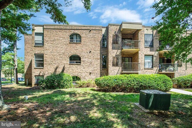 Building Photo - 15 Silverwood Cir