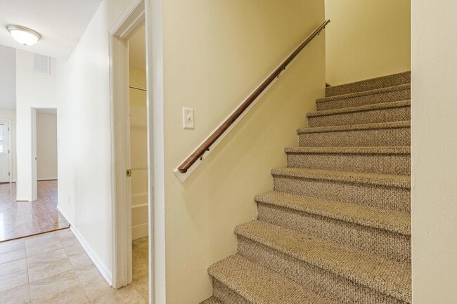 Building Photo - 422 Northrop Pl