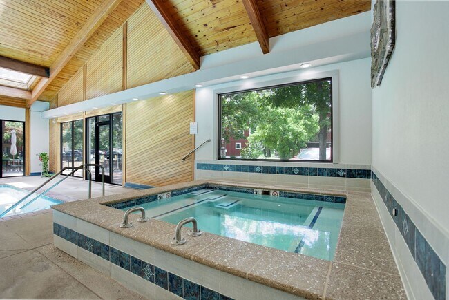 Building Photo - Modern 1BR | Prime Boulder + Gold Run Perks