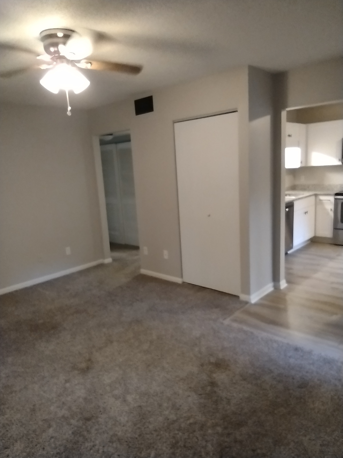 Building Photo - 1445 Riverwood Ct
