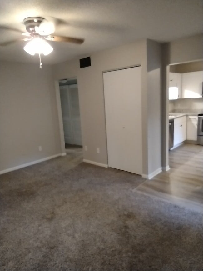 Building Photo - 1445 Riverwood Ct