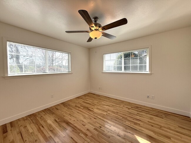 Building Photo - 5 Montclair Dr