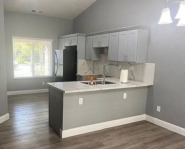 Building Photo - Look no more !