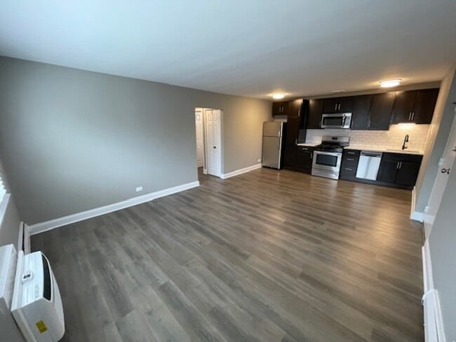 Primary Photo - 7 N Dryden Pl