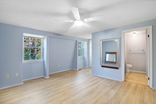 Building Photo - 8653 Bent Arrow Ct