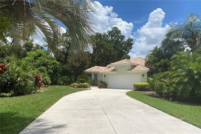 Building Photo - AVAILABLE JULY 1ST! Water & Golf Views in University Park Country Club with Pool and Spa!  3bed |...