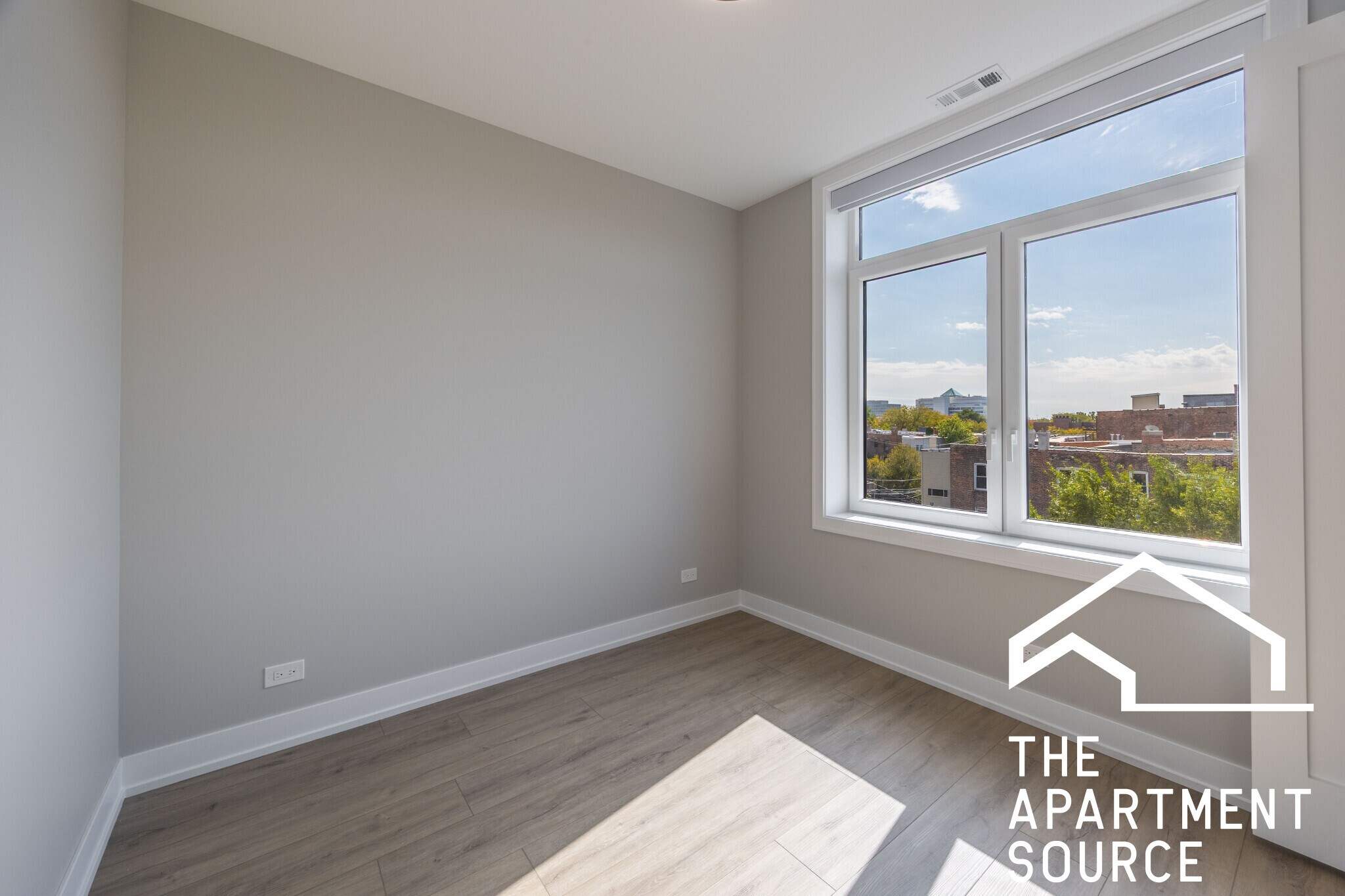 Building Photo - 2355 W Flournoy St