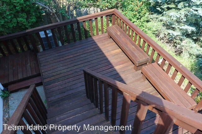 Building Photo - 7 br, 4 bath House - 1310 NE Williams