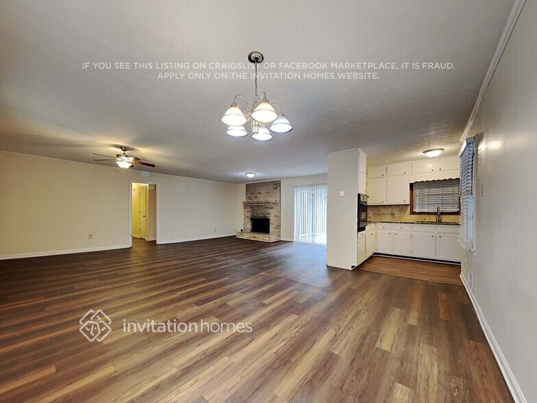 Building Photo - 4515 Lincoln Way SW