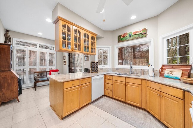 Building Photo - 4620 Knight Pl