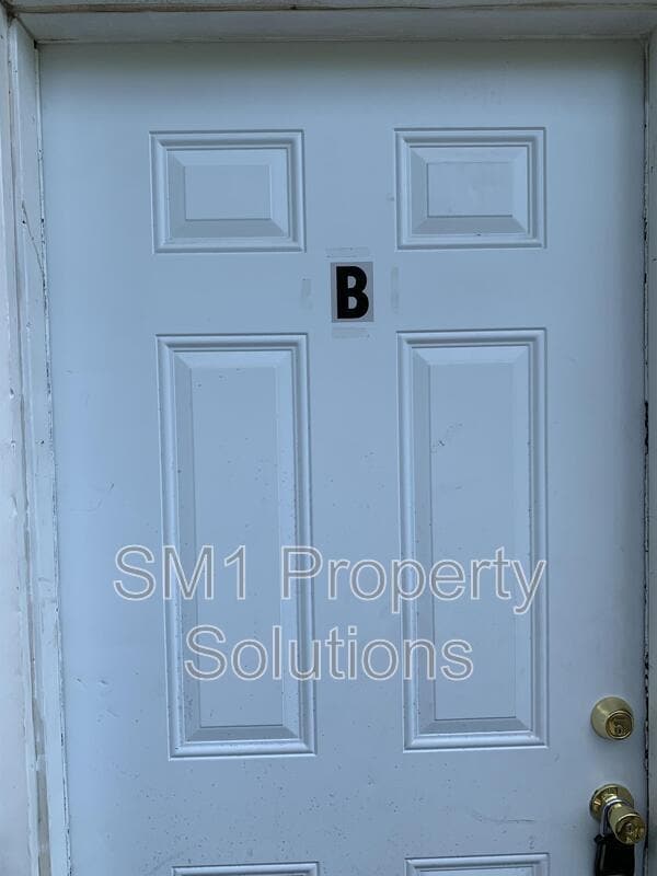 Building Photo - 501 Richardson Ave