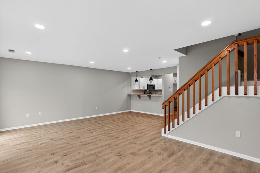 Building Photo - 2801 Harvard Ct