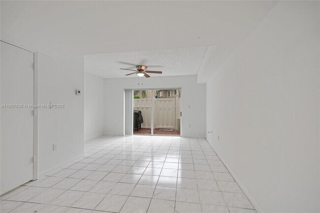 Building Photo - 139 Riviera Cir