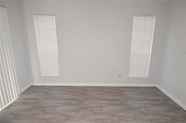 Building Photo - 8635 Mallard Reserve Dr