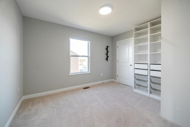 Building Photo - 4032 Stonehill Wy