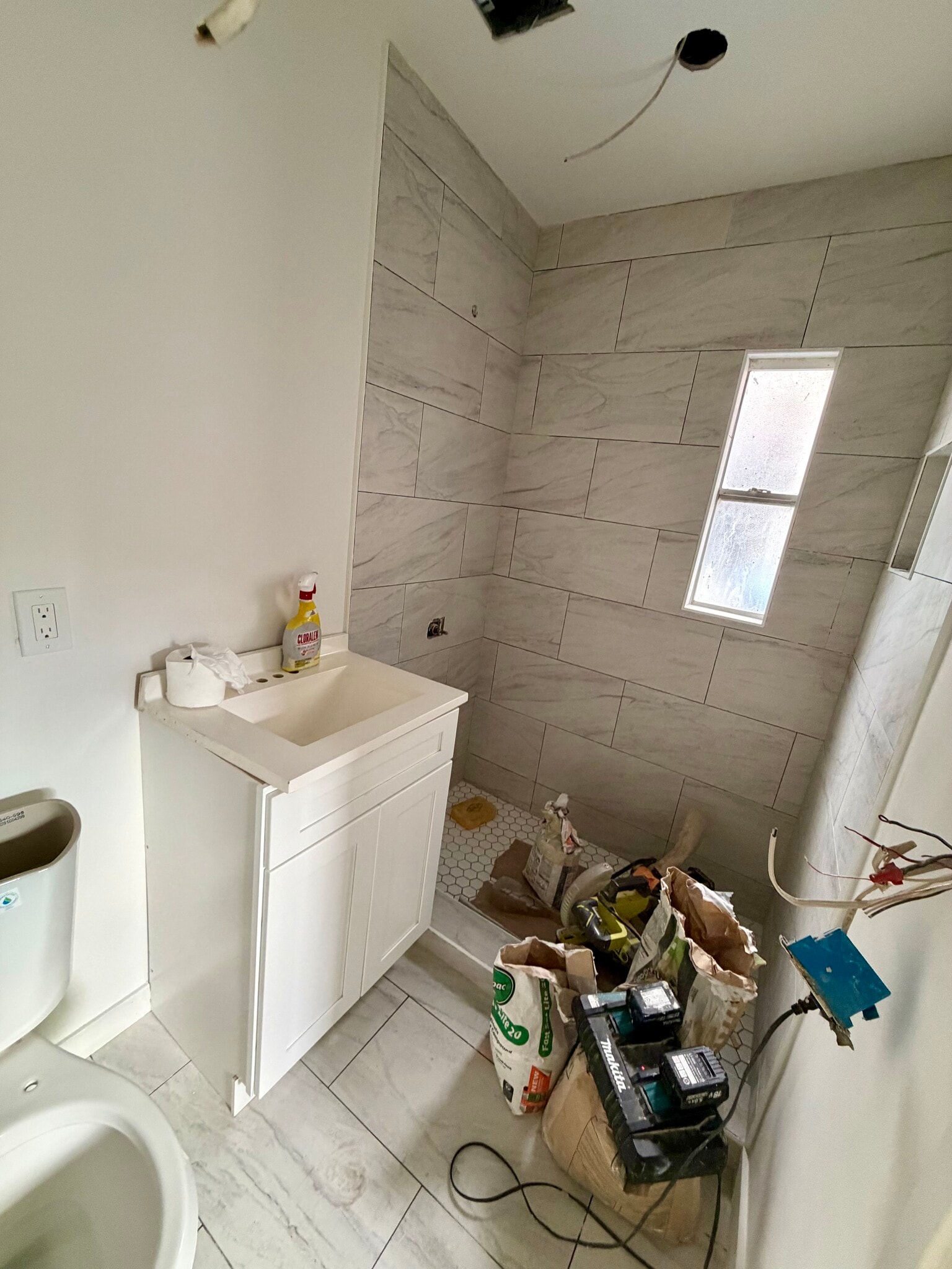 Building Photo - 635 W Avenue 28