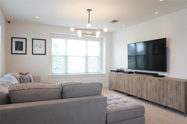 Building Photo - 8604 Capitol View Dr