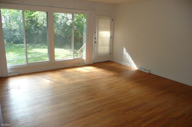 Building Photo - 3 br, 1 bath House - 1025 Western Dr 1025 ...