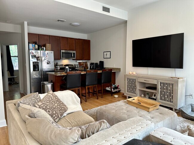 Building Photo - 139 Garden St