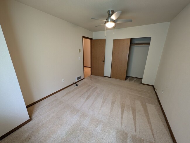 Building Photo - Two Bedroom Duplex in the Heart of Bremert...