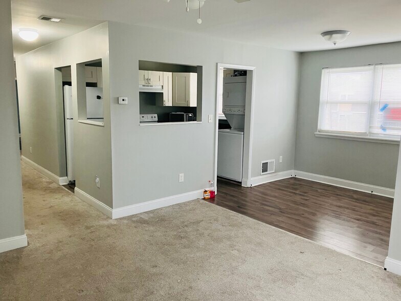 Building Photo - 26 Florence Tollgate Pl