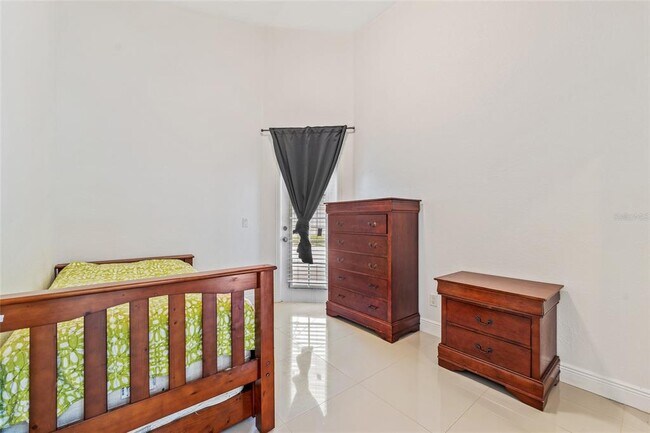 Building Photo - 7827 Myrtle Oak Ln
