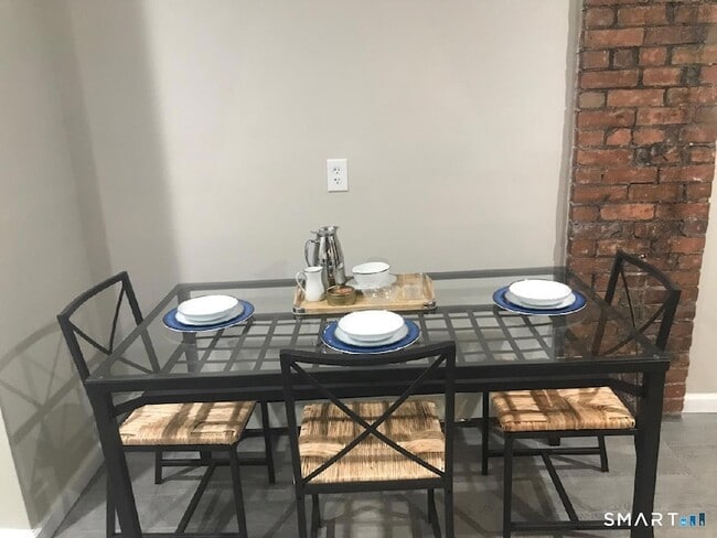 Building Photo - 531 East St