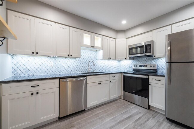 Building Photo - 4000 Gypsy Ln