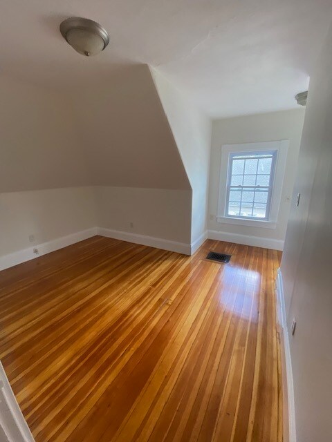 Building Photo - 21 Bentley St