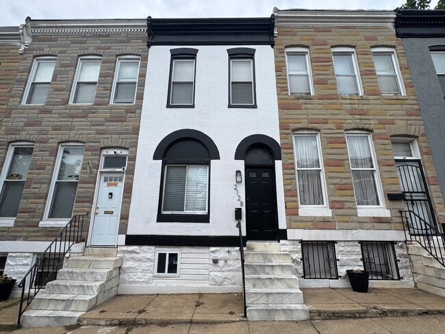 Building Photo - 2128 Hollins St