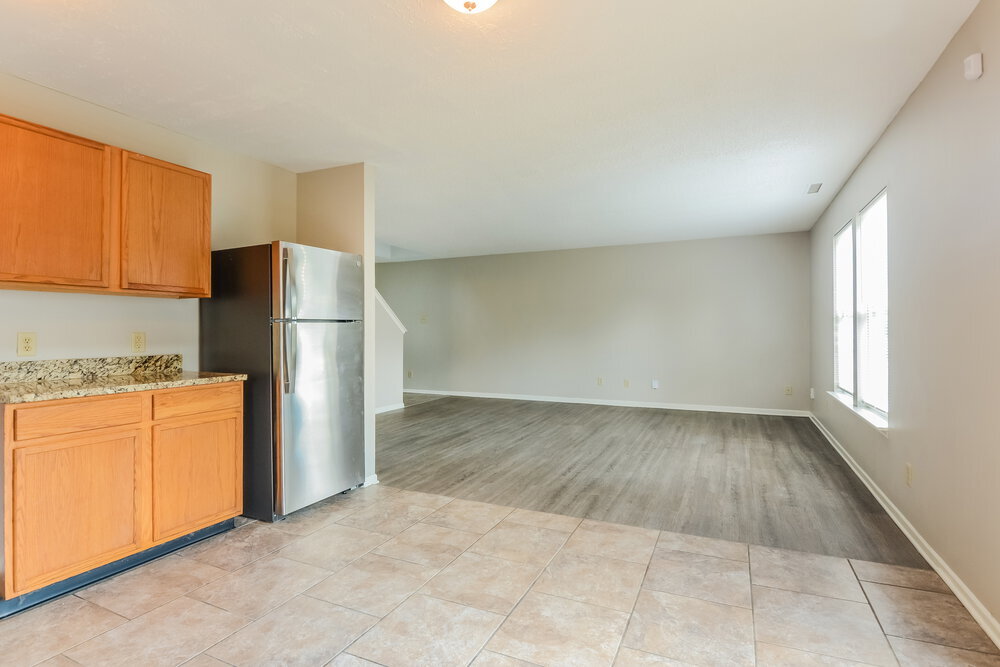 Building Photo - 2110 Dutch Elm Dr