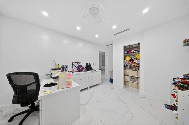 Building Photo - 849 Camellia Dr