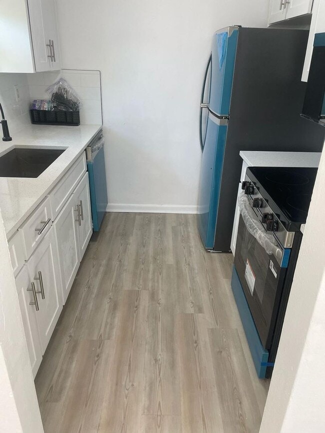 Building Photo - Beautiful, Remodeled 2/2 in Clearwater!! ASK ABOUT OUR MOVE IN SPECIALS!!