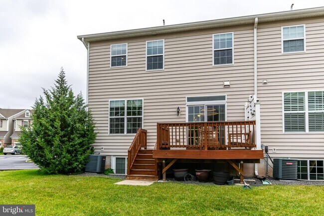 Building Photo - 27 Braeburn Dr