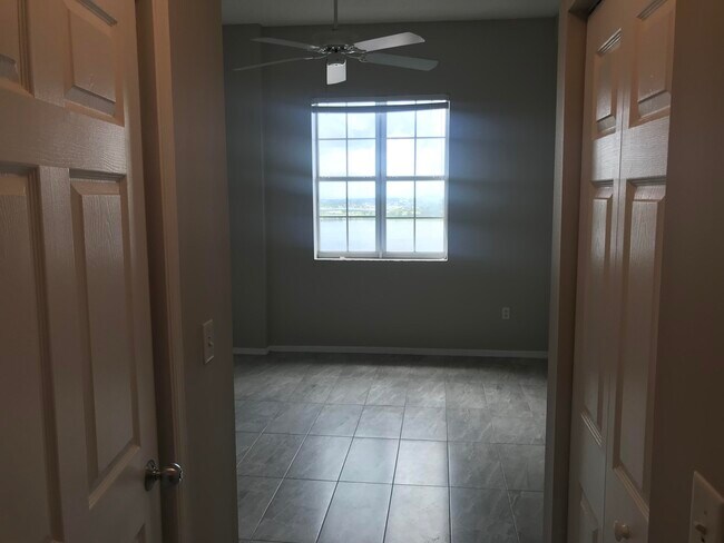 Building Photo - 616 Clearwater Park Rd