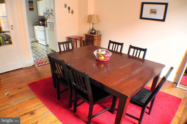 Building Photo - 2305 Madison Square