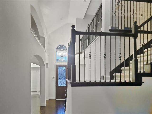 Building Photo - 5325 Center Hill Dr