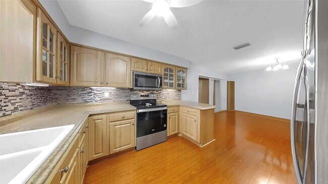 Building Photo - 38919 3rd Ave