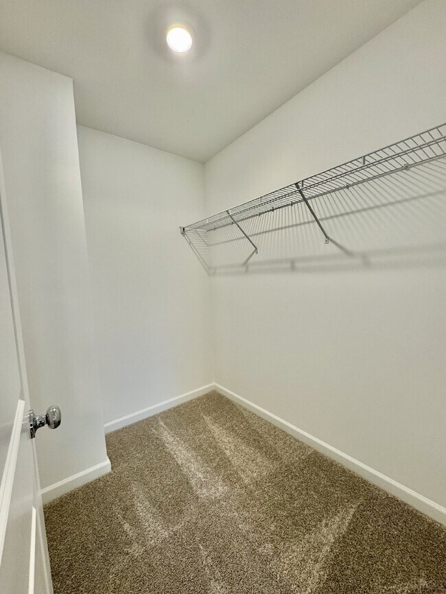 Building Photo - Be the First to Live in This Beautiful 5 B...