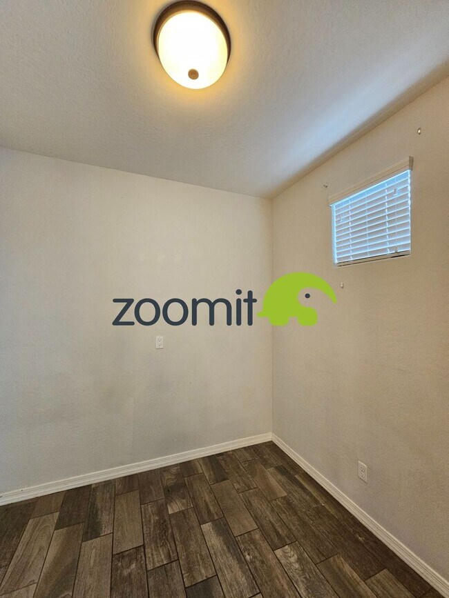 Building Photo - Wonderful 5 bedroom home **Coming Soon May 2026***