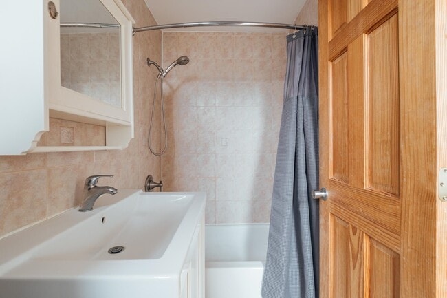 Building Photo - 357 8th St