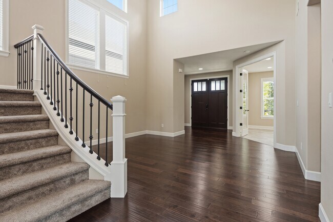 Building Photo - 5832 NW Bannister Dr