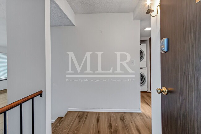 Building Photo - Peaceful 2 bed 2 bath condo