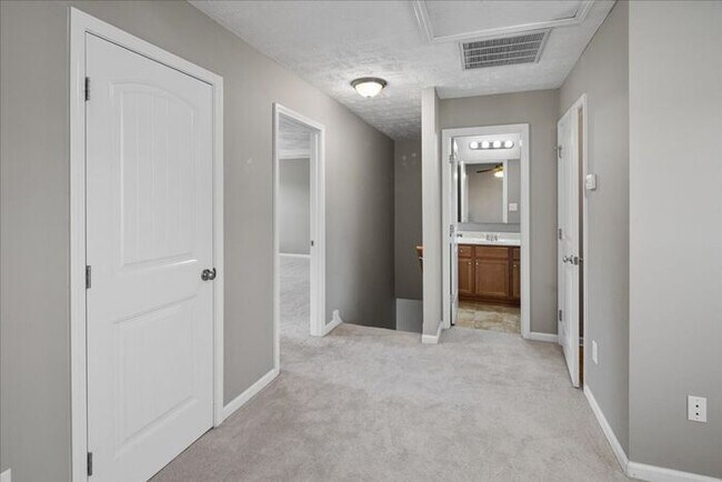 Building Photo - 3 Bedroom 2.5 Bath home in Grays Creek