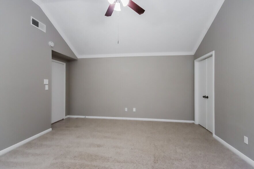 Building Photo - 5414 Garden Village Dr